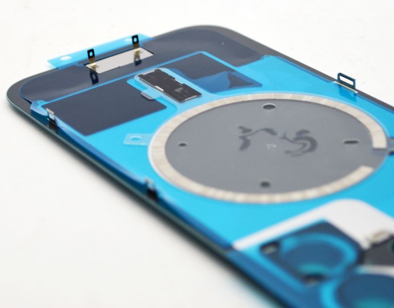 Задня кришка зі склом камери Apple iPhone 16 Teal Original (Cмарагдовий) 76377 фото