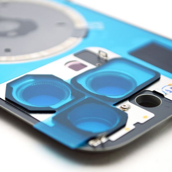 Задняя крышка со стеклом камеры и беспроводная зарядка iPhone 16 Pro Natural Titanium Service Original 32361 фото